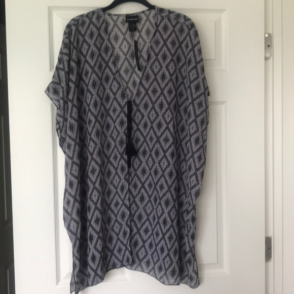 cover 2 cover Other - Black and White Swimsuit Cover Up